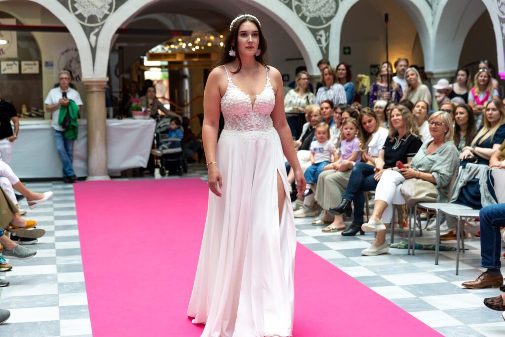 Charity Modenschau vonni charity modeschau 160