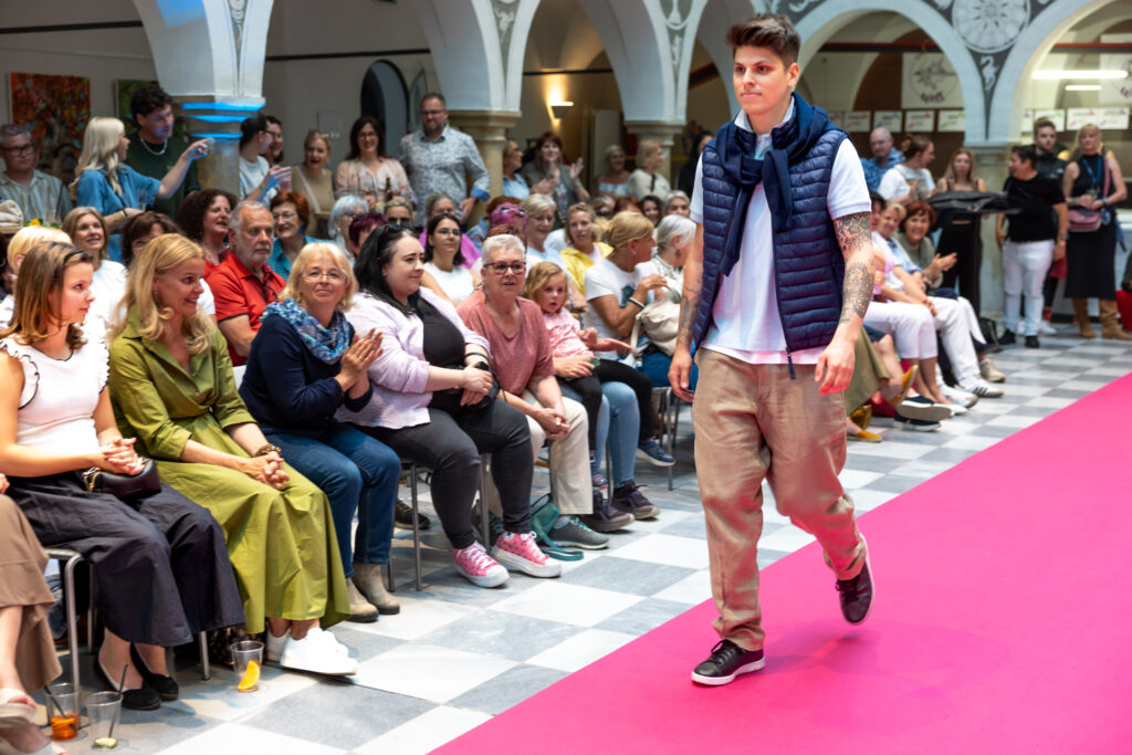 Charity Modenschau vonni charity modeschau 304
